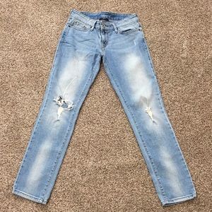 Levi low skinny jeans for sale! Great condition !
